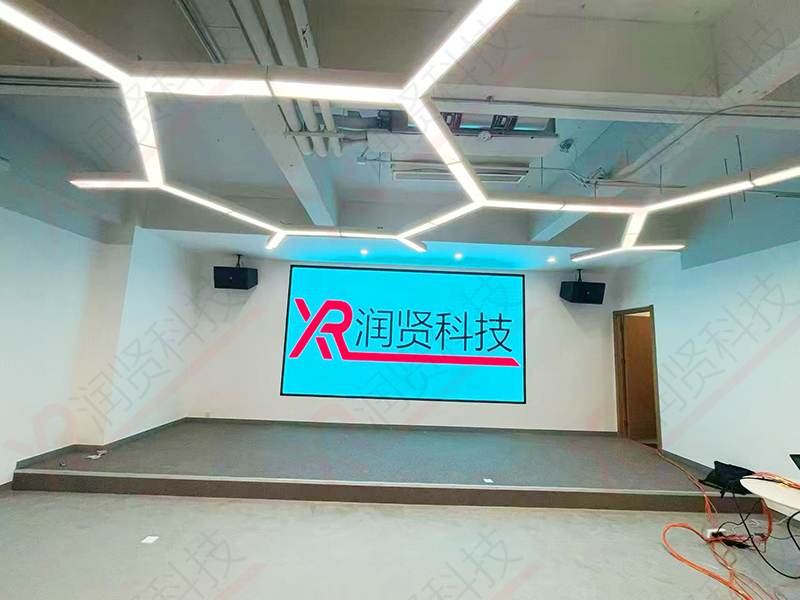 北京杏園金方國醫(yī)醫(yī)院內(nèi)高清P1.5全彩LED顯示屏