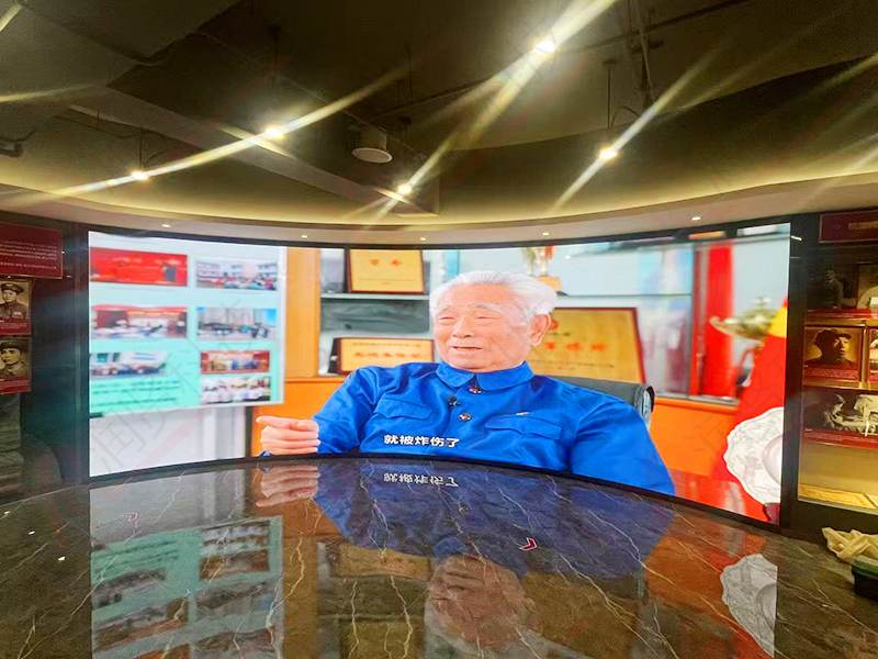中國人民室內(nèi)高清P1.5全彩LED顯示屏